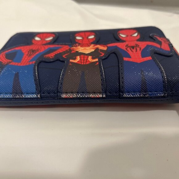 Loungefly Marvel Spider-Man “I Love You Guys” Zip-Around Wallet 2023 Exclusive - Picture 5 of 5